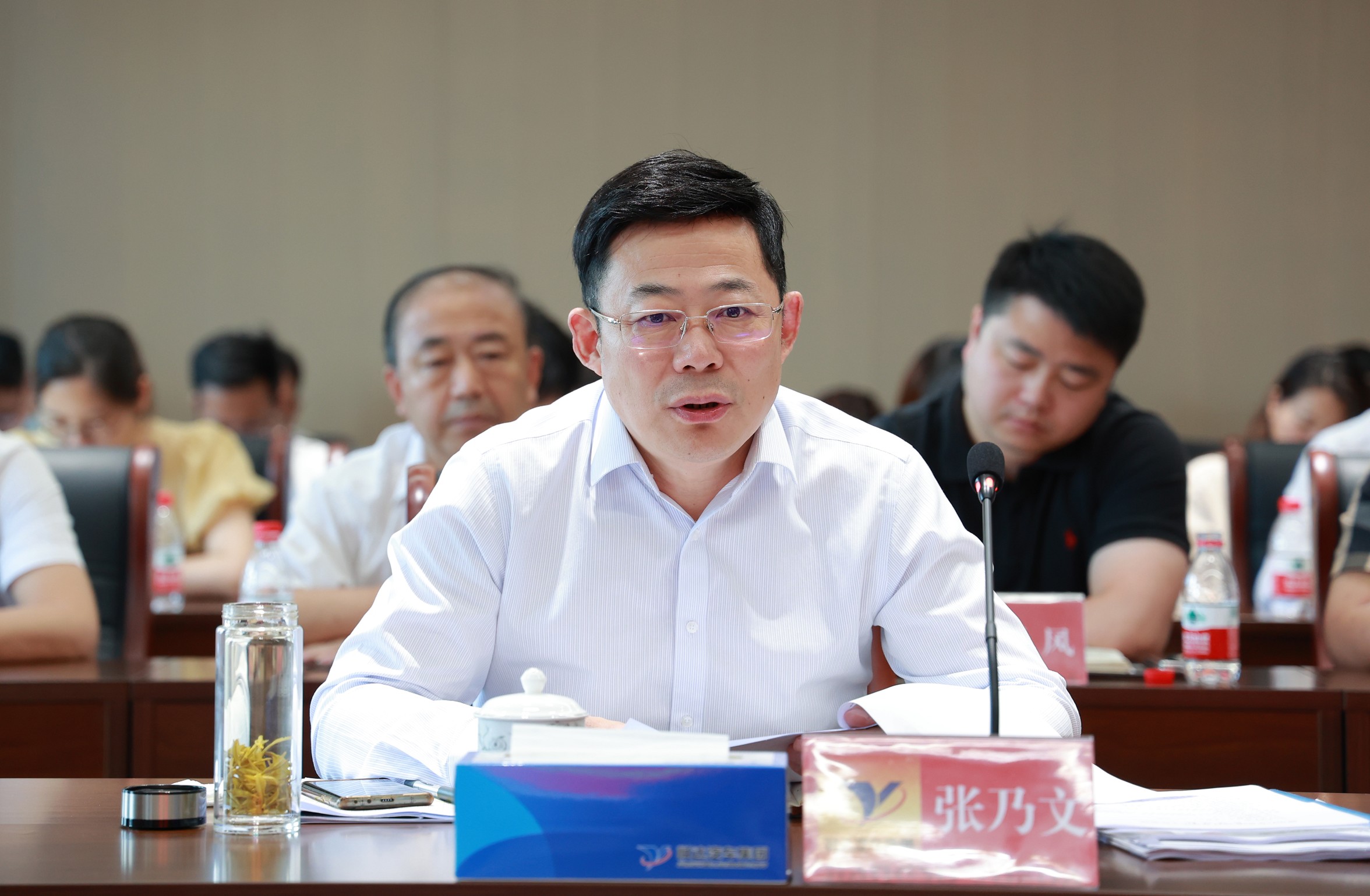 20220722 汽车九游老哥j9年中工作会议2_眸目压缩.jpg